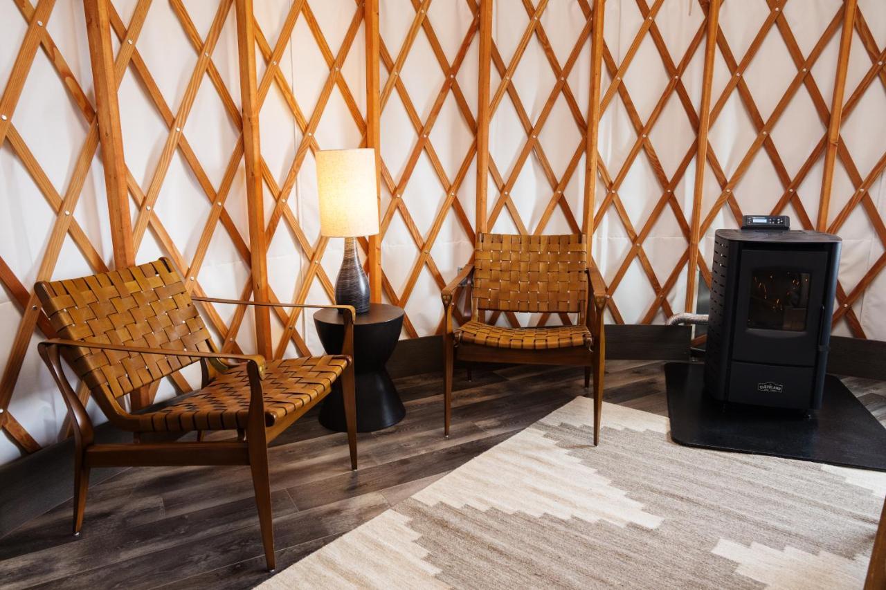 Frontier Drive Inn Center Ngoại thất bức ảnh